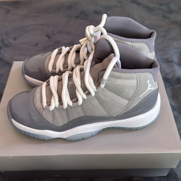 Air Jordan 11 Retro gray - Picture 2 of 5